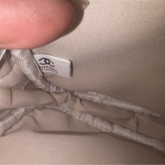 CHANEL White Textured Pouch with Gold Accent - Picture 7 of 8